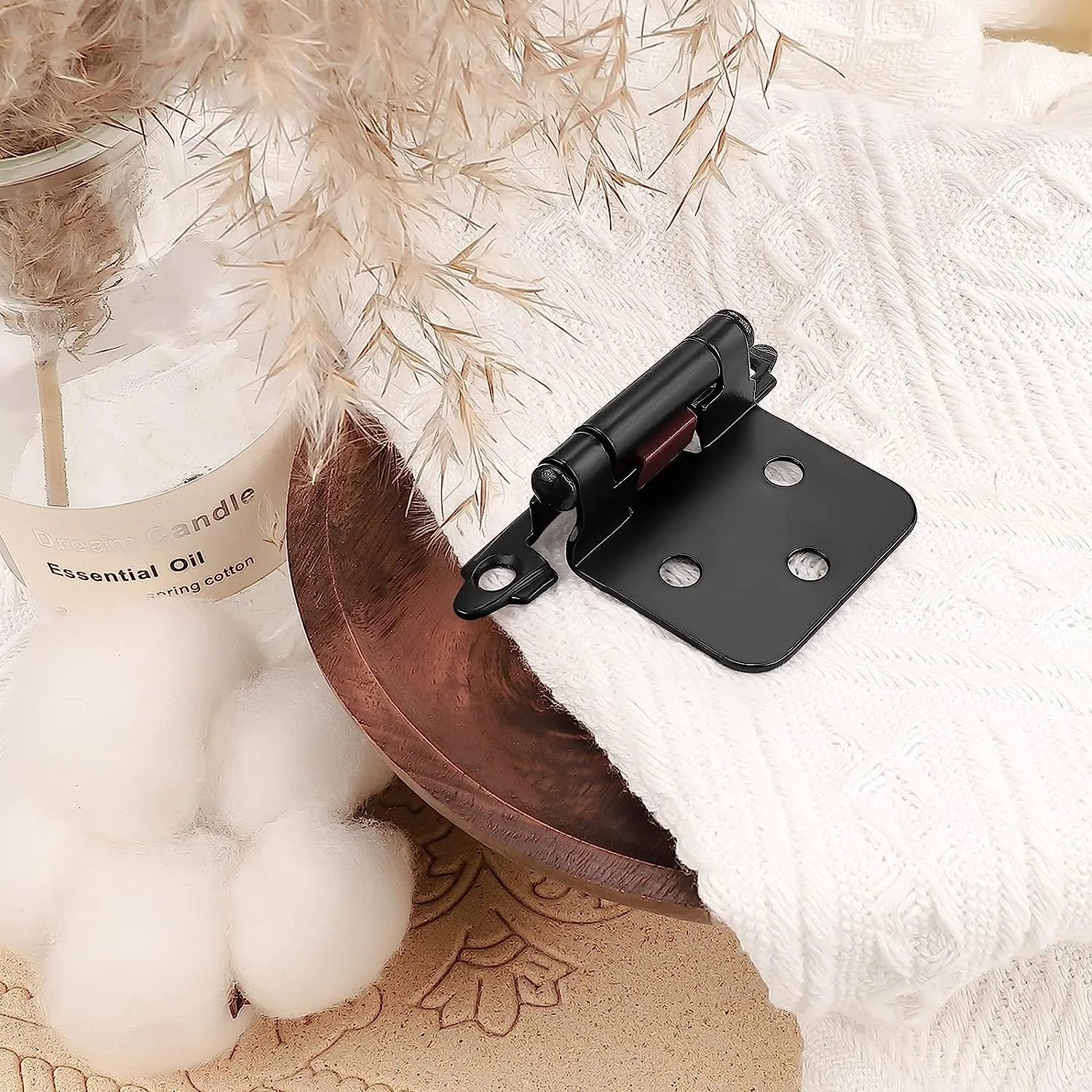 What is overlay on cabinet hinges