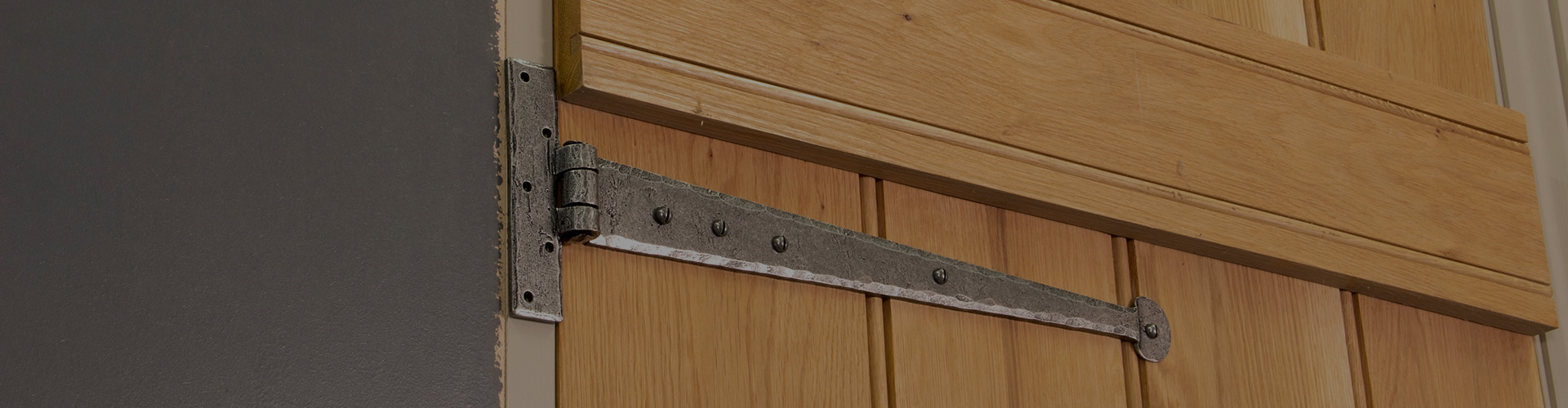 t hinges banner